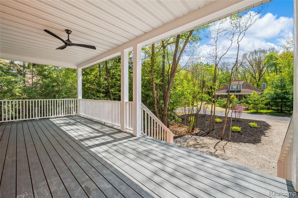 18654 Old Field Road New Buffalo, MI 49117 - Photo 5 of 51
