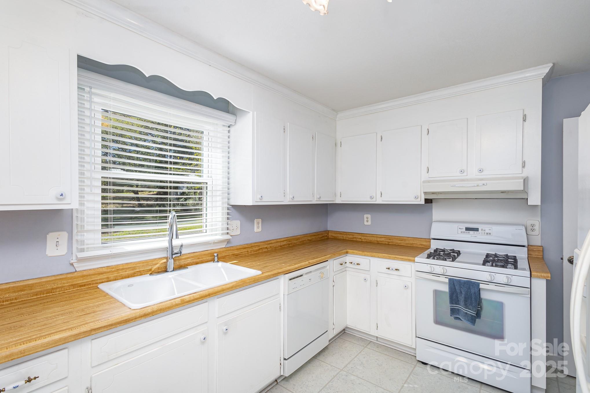 3111 Sandy Porter Road Charlotte, NC 28273 - Photo 12 of 26 Gallery Image 12