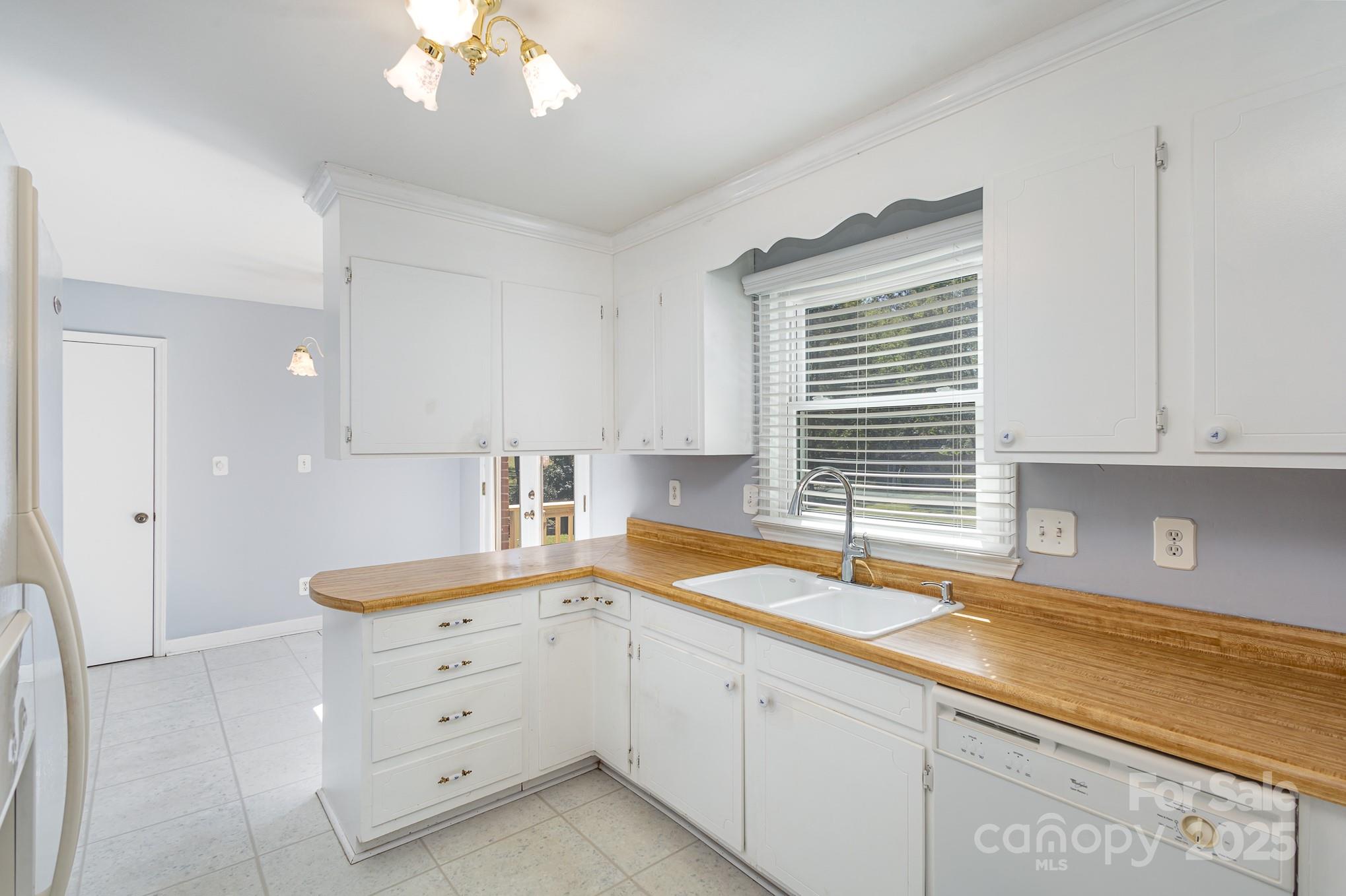 3111 Sandy Porter Road Charlotte, NC 28273 - Photo 13 of 26 Gallery Image 13