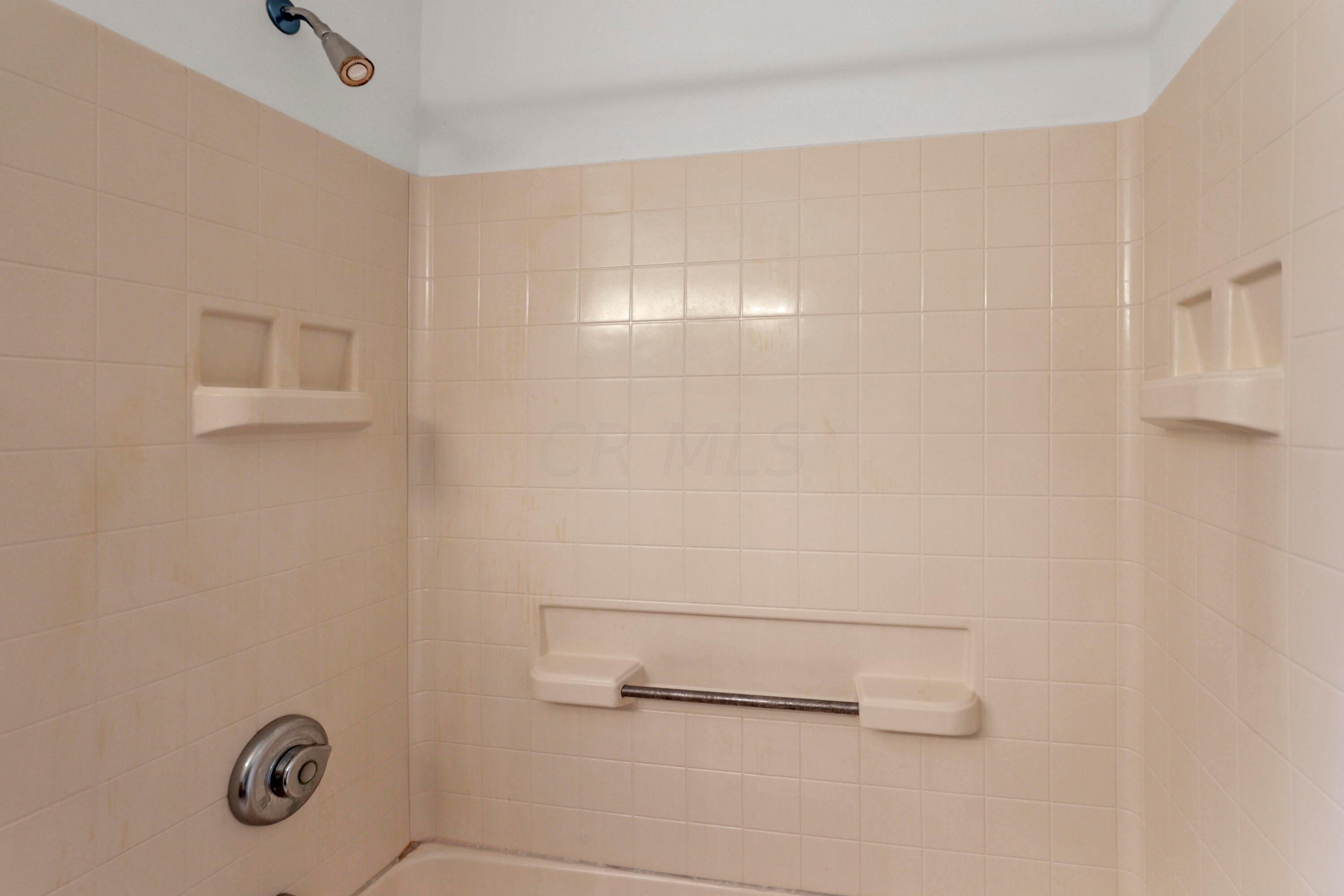 7569 Young Road Orient, OH 43146 - Photo 51 of 74 0N4A5494