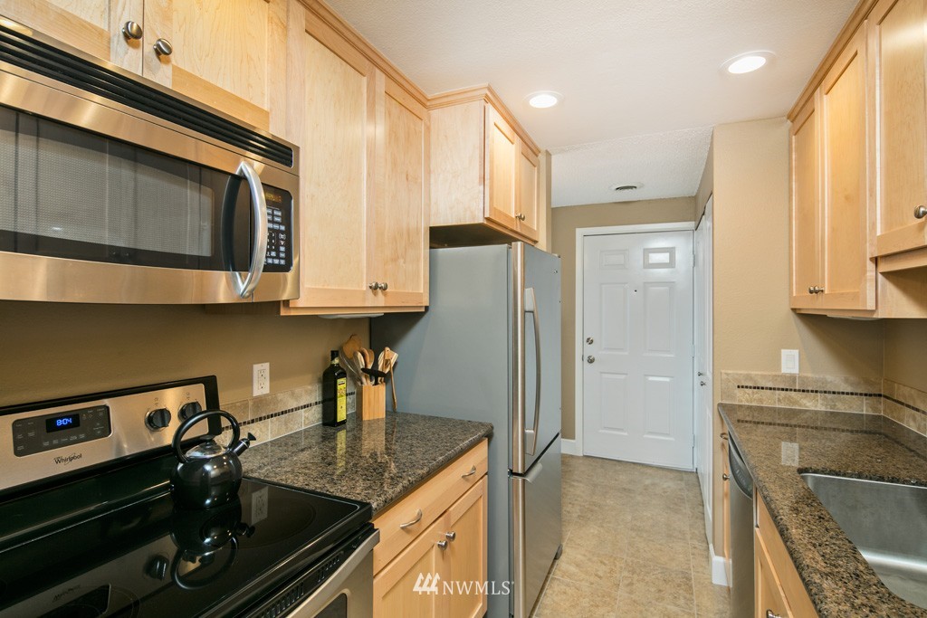 12223 Bel-Red Road, Unit D306 Bellevue, WA 98005 - Photo 6 of 14 Gallery Image 6