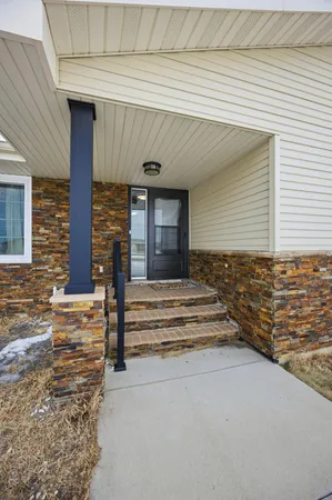 $350,000 | 213 5th Street Northwest, Gwinner, ND 58040