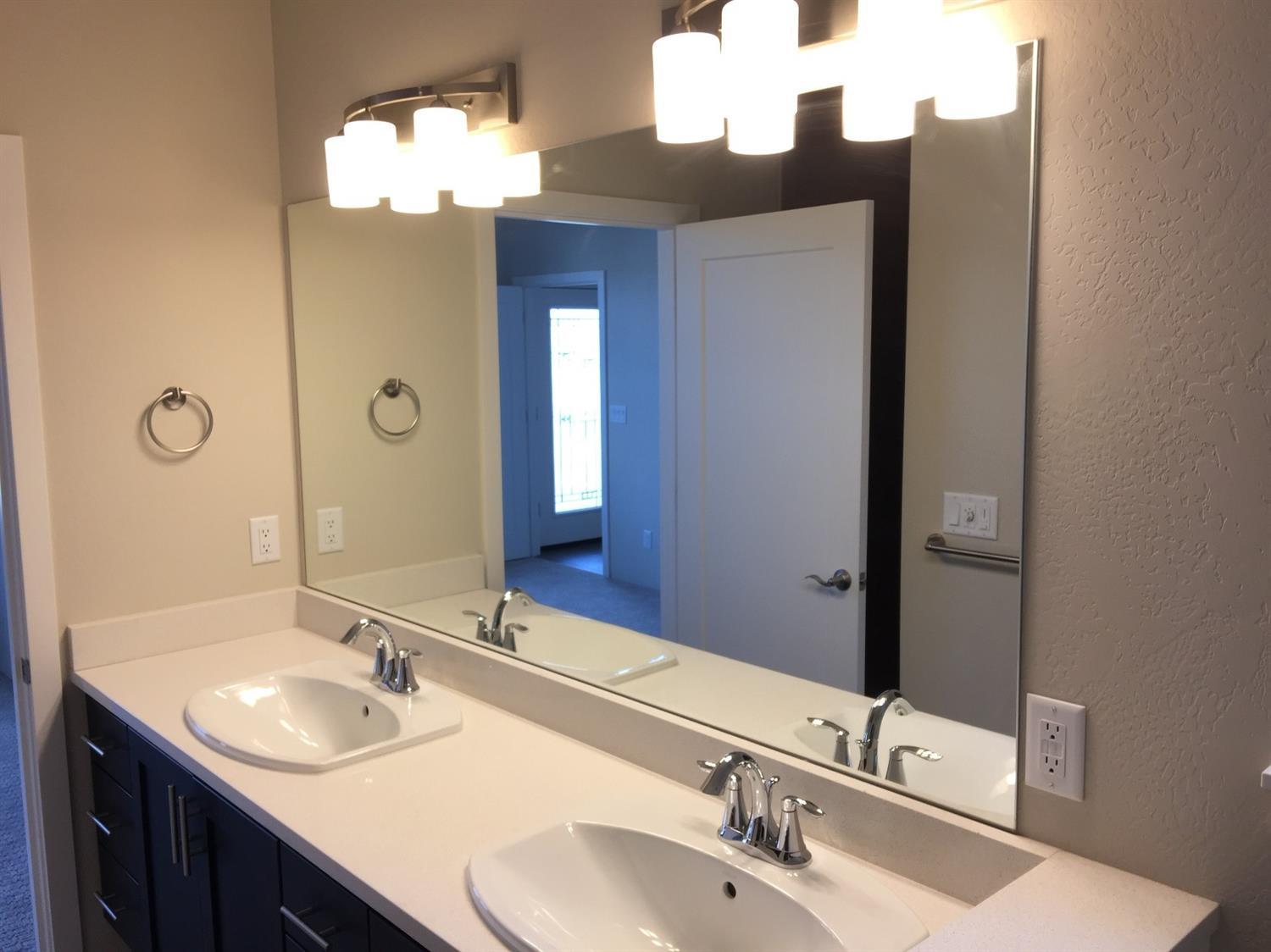 80 William Way Talent, OR 97540 - Photo 7 of 23 EXAMPLE of Suncrest Homes' craftsmanship