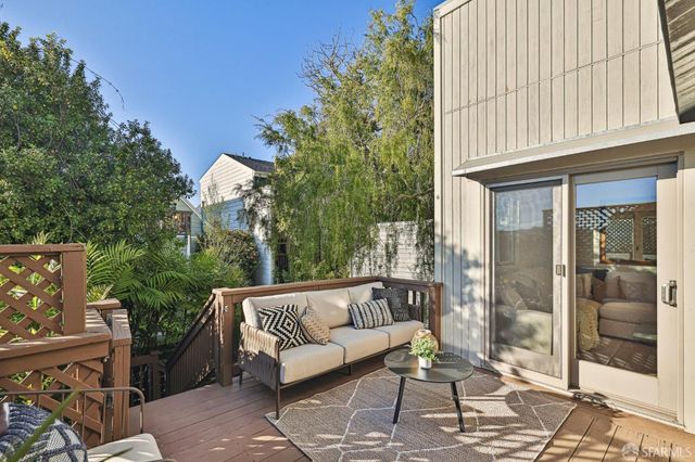 $2,630,400 | 304 Moultrie Street, San Francisco, CA 94110