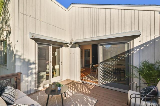 $2,630,400 | 304 Moultrie Street, San Francisco, CA 94110