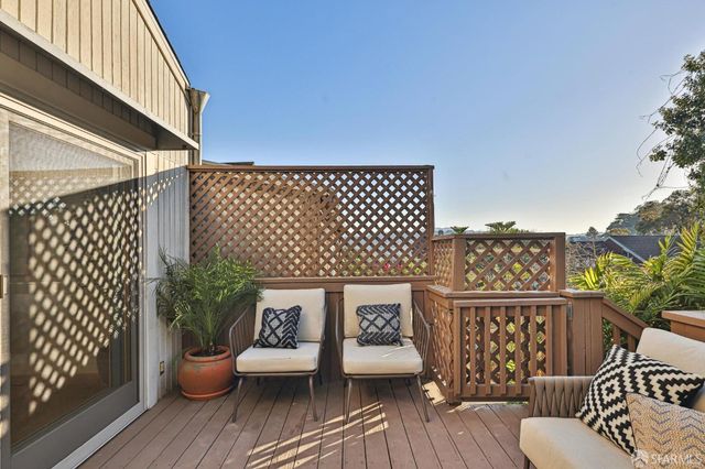 $2,630,400 | 304 Moultrie Street, San Francisco, CA 94110