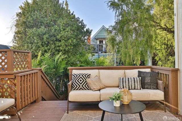 $2,630,400 | 304 Moultrie Street, San Francisco, CA 94110