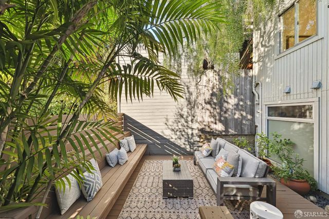 $2,630,400 | 304 Moultrie Street, San Francisco, CA 94110