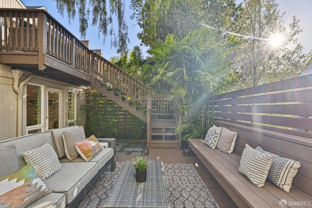$2,630,400 | 304 Moultrie Street, San Francisco, CA 94110