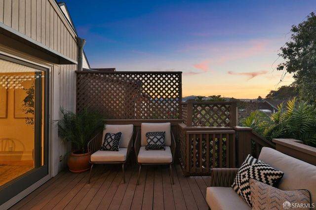 $2,630,400 | 304 Moultrie Street, San Francisco, CA 94110