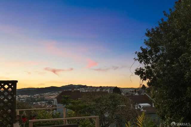 $2,630,400 | 304 Moultrie Street, San Francisco, CA 94110