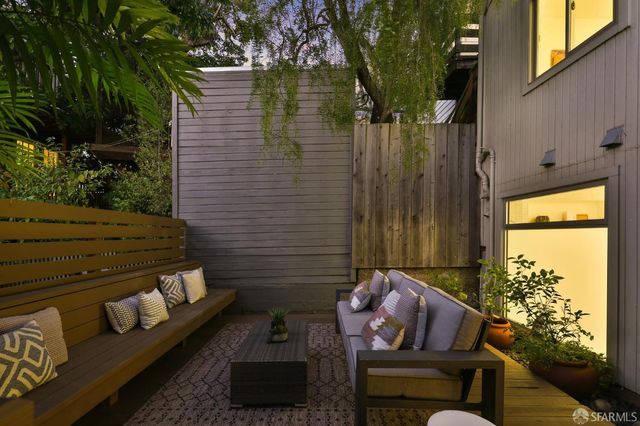 $2,630,400 | 304 Moultrie Street, San Francisco, CA 94110