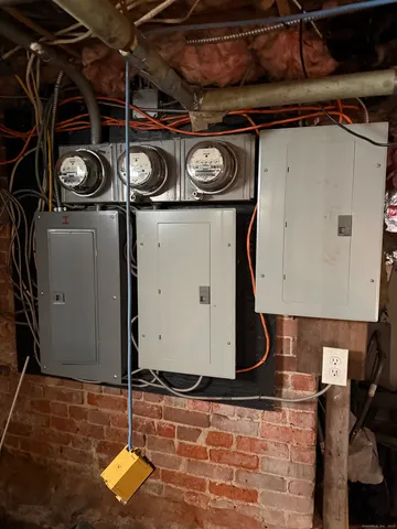 $339,000 | 36 Vine Street, Waterbury, CT 06704