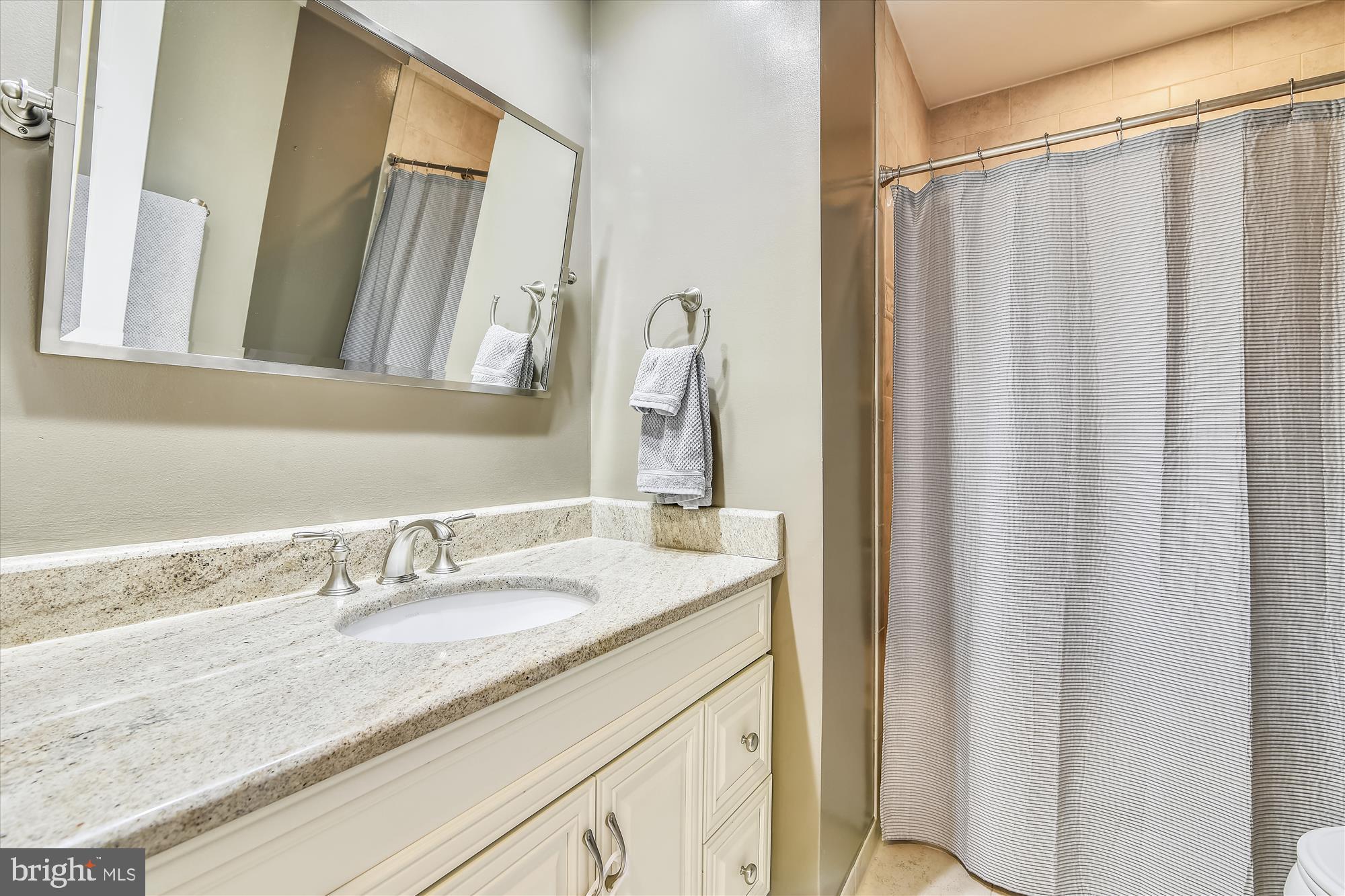 6520 Wheat Mill Way Centreville, VA 20121 - Photo 49 of 79 Secondary Bathroom