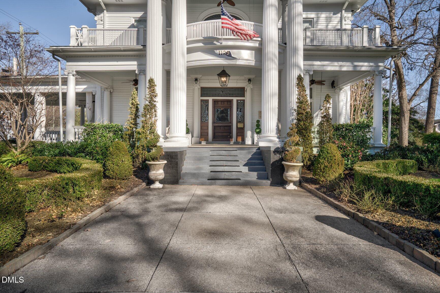 1109 North Main Street Tarboro, NC 27886 - Photo 3 of 90 Front Walkway