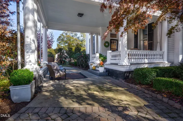 $1,100,000 | 1109 North Main Street, Tarboro, NC 27886