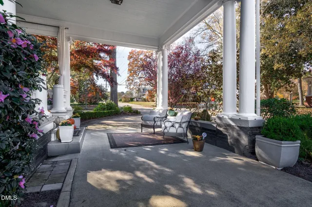 $1,100,000 | 1109 North Main Street, Tarboro, NC 27886