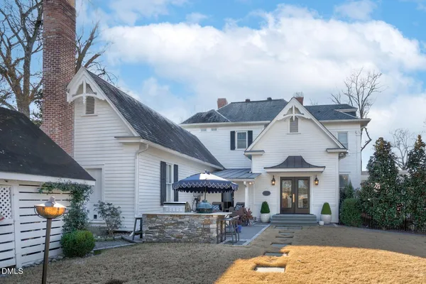 $1,100,000 | 1109 North Main Street, Tarboro, NC 27886