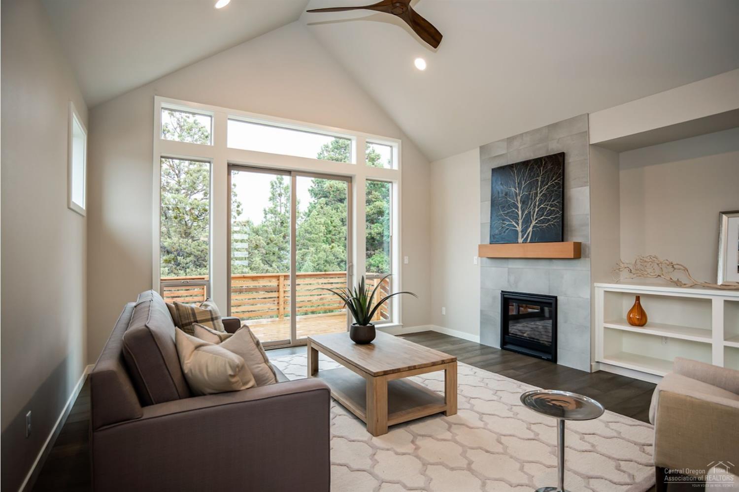 63105 Iner Loop Bend, OR 97701 - Photo 9 of 25 Additional Photo