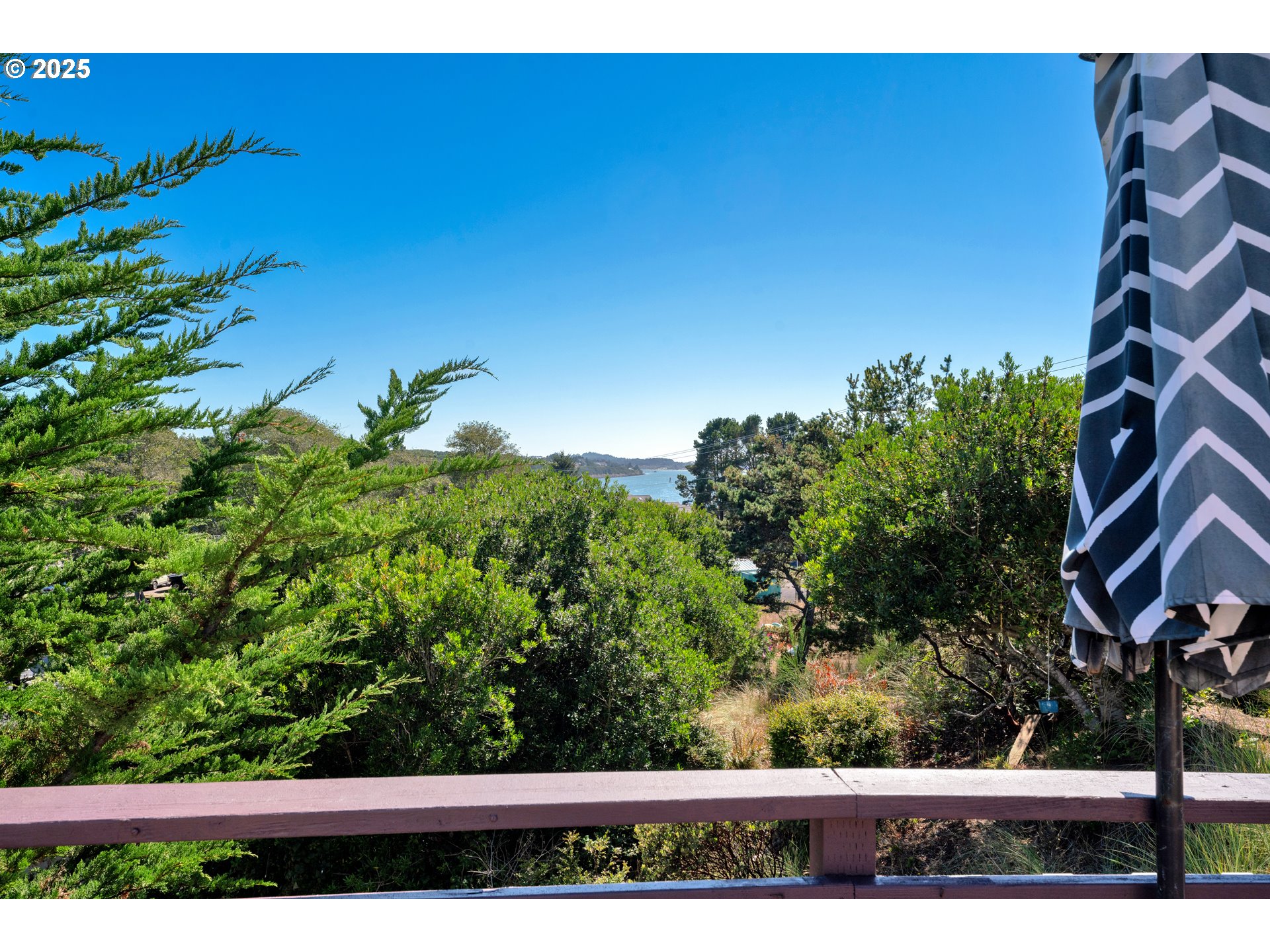 433 Myeena Loop Florence, OR 97439 - Photo 27 of 36