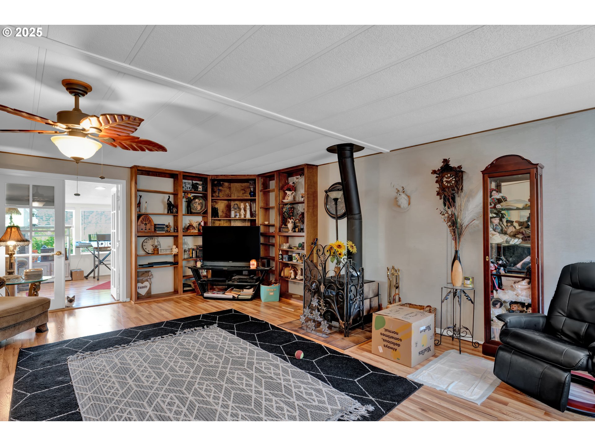 433 Myeena Loop Florence, OR 97439 - Photo 3 of 36