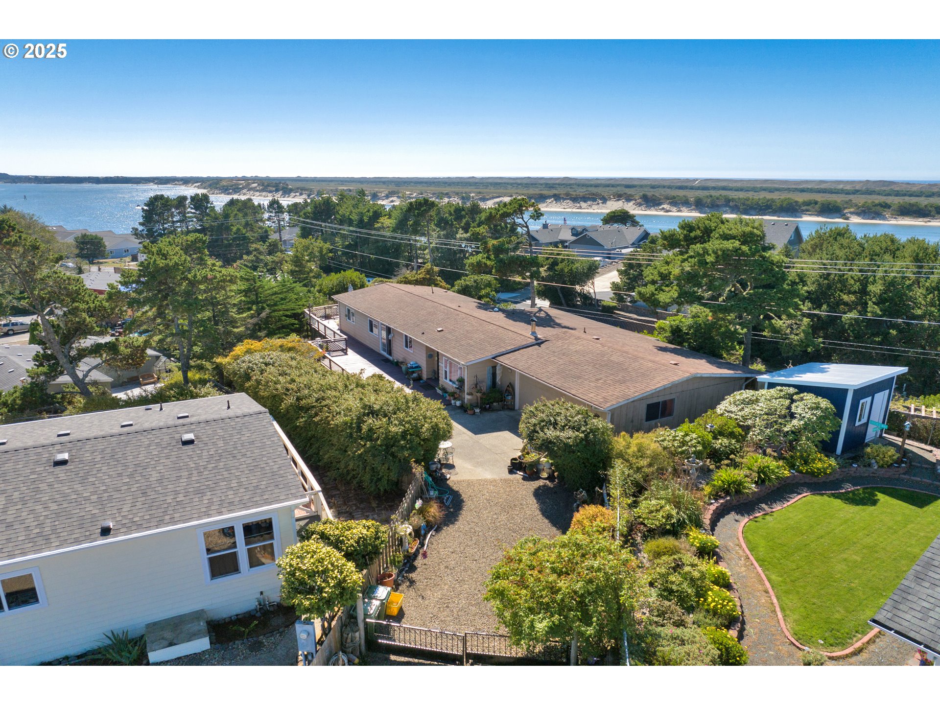 433 Myeena Loop Florence, OR 97439 - Photo 32 of 36