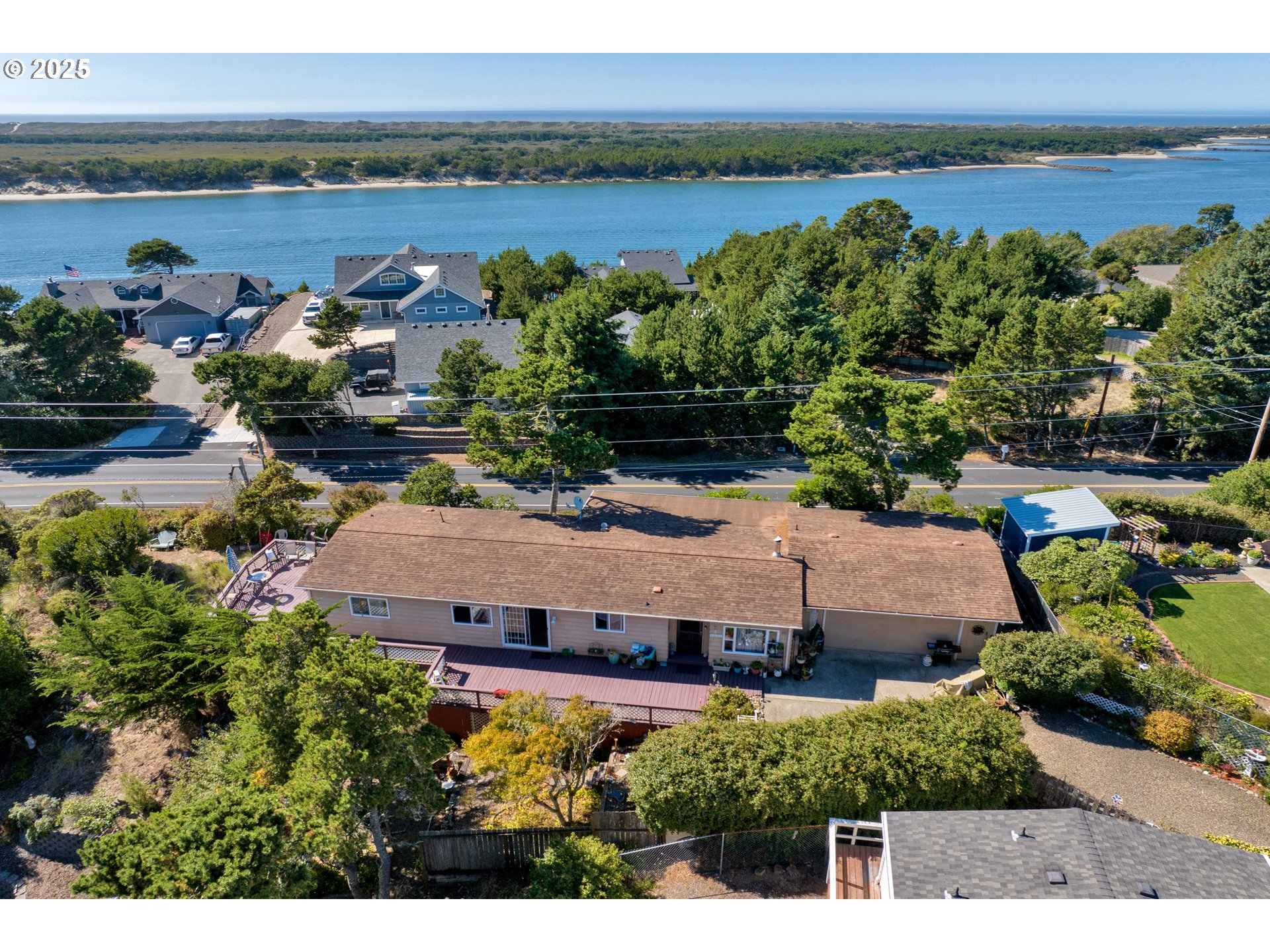 433 Myeena Loop Florence, OR 97439 - Photo 33 of 36
