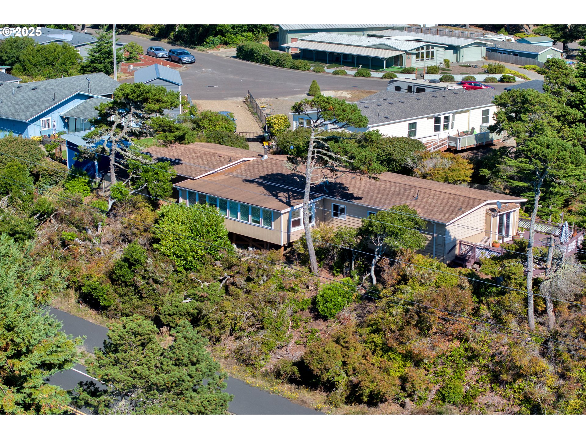 433 Myeena Loop Florence, OR 97439 - Photo 34 of 36