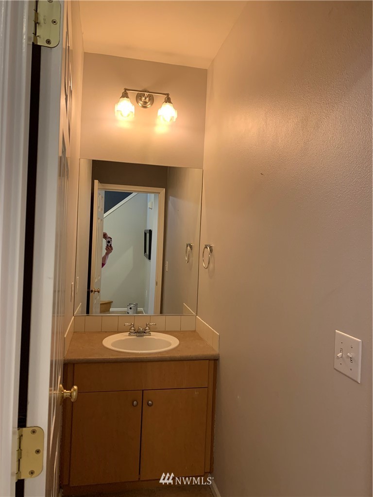 4915 Talbot Place South, Unit 3B Renton, WA 98055 - Photo 4 of 23 Gallery Image 4