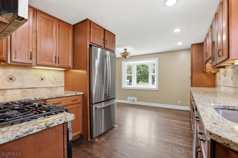 641 Greenbrook Road North Plainfield, NJ 07063 - Photo 15 of 36