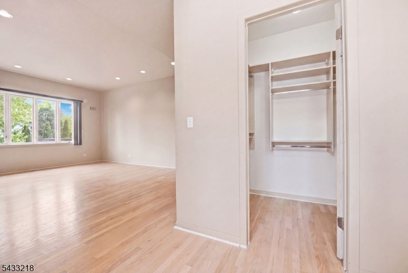 1 Timber Rock Court Cedar Grove, NJ 07009 - Photo 19 of 40