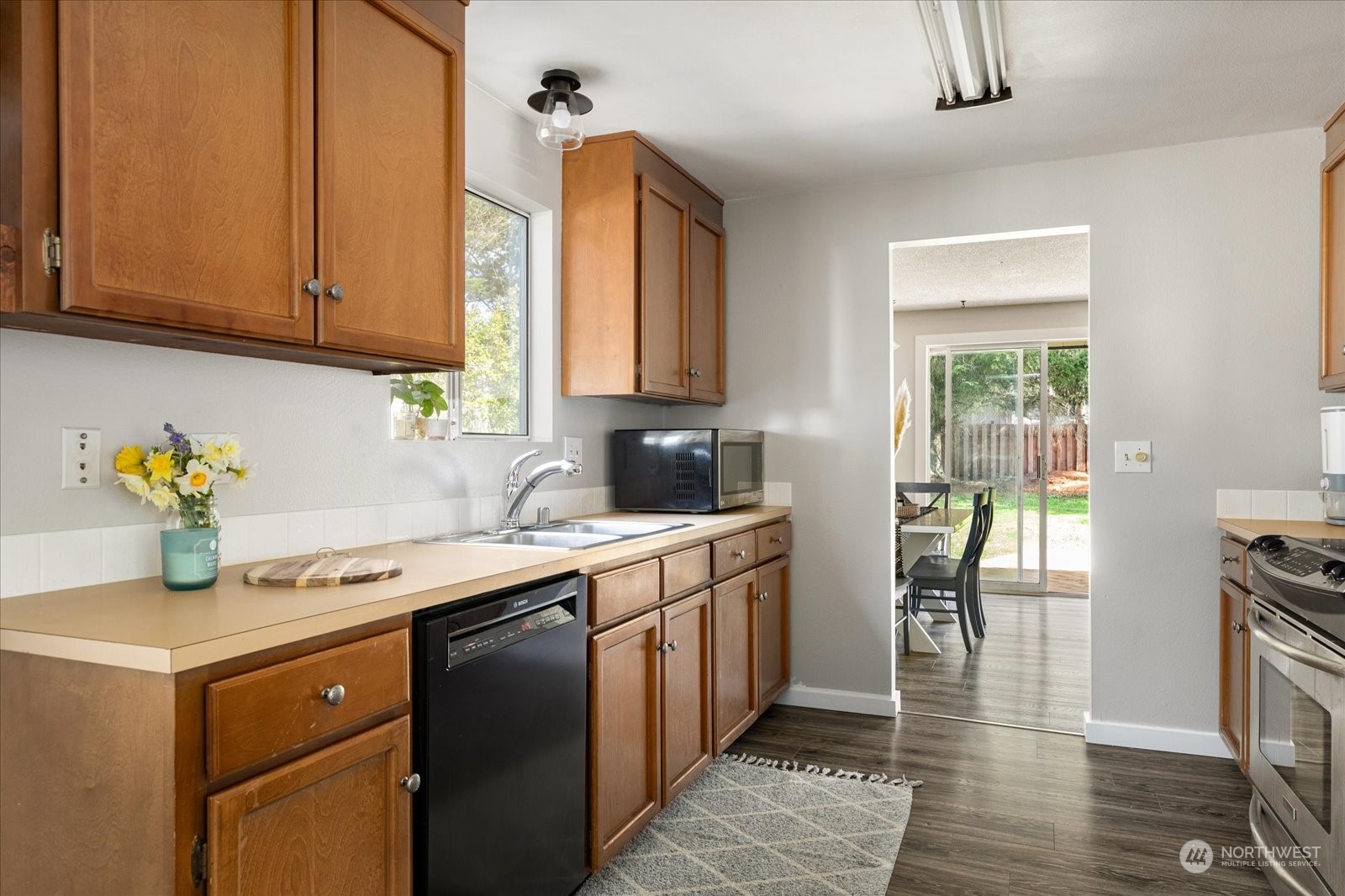 1926 Island View Road Oak Harbor, WA 98277 - Photo 13 of 32 Gallery Image 13