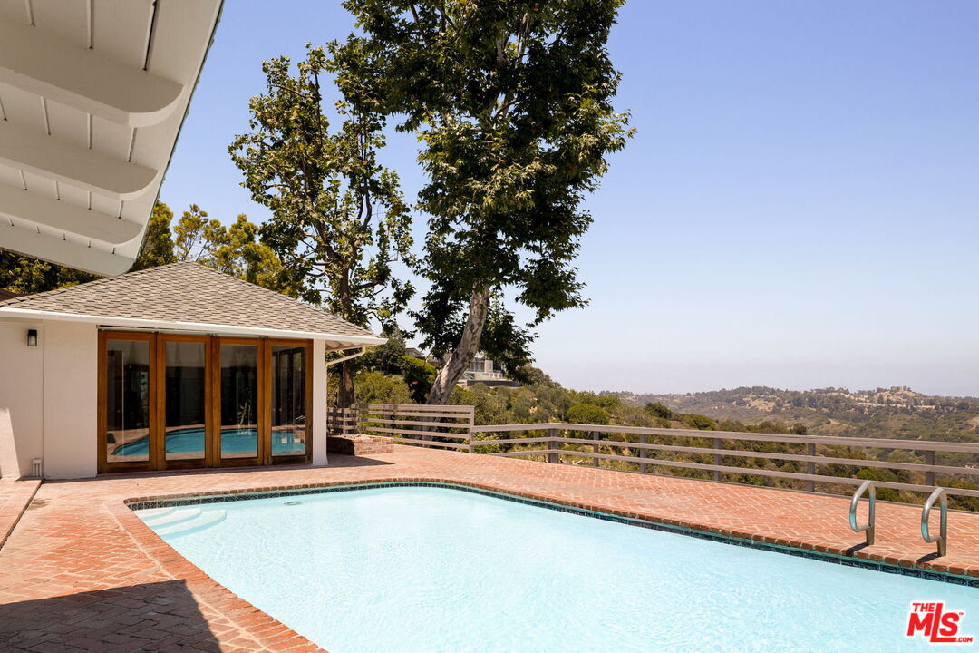 2158 Stradella Road Los Angeles, CA 90077 - Photo 25 of 28