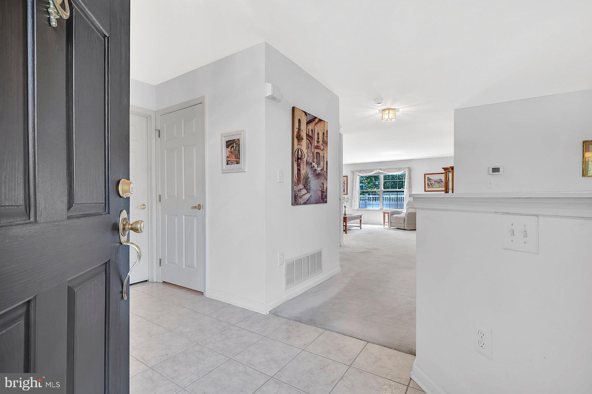 157 Coburn Road Pennington, NJ 08534 - Photo 5 of 35 Foyer