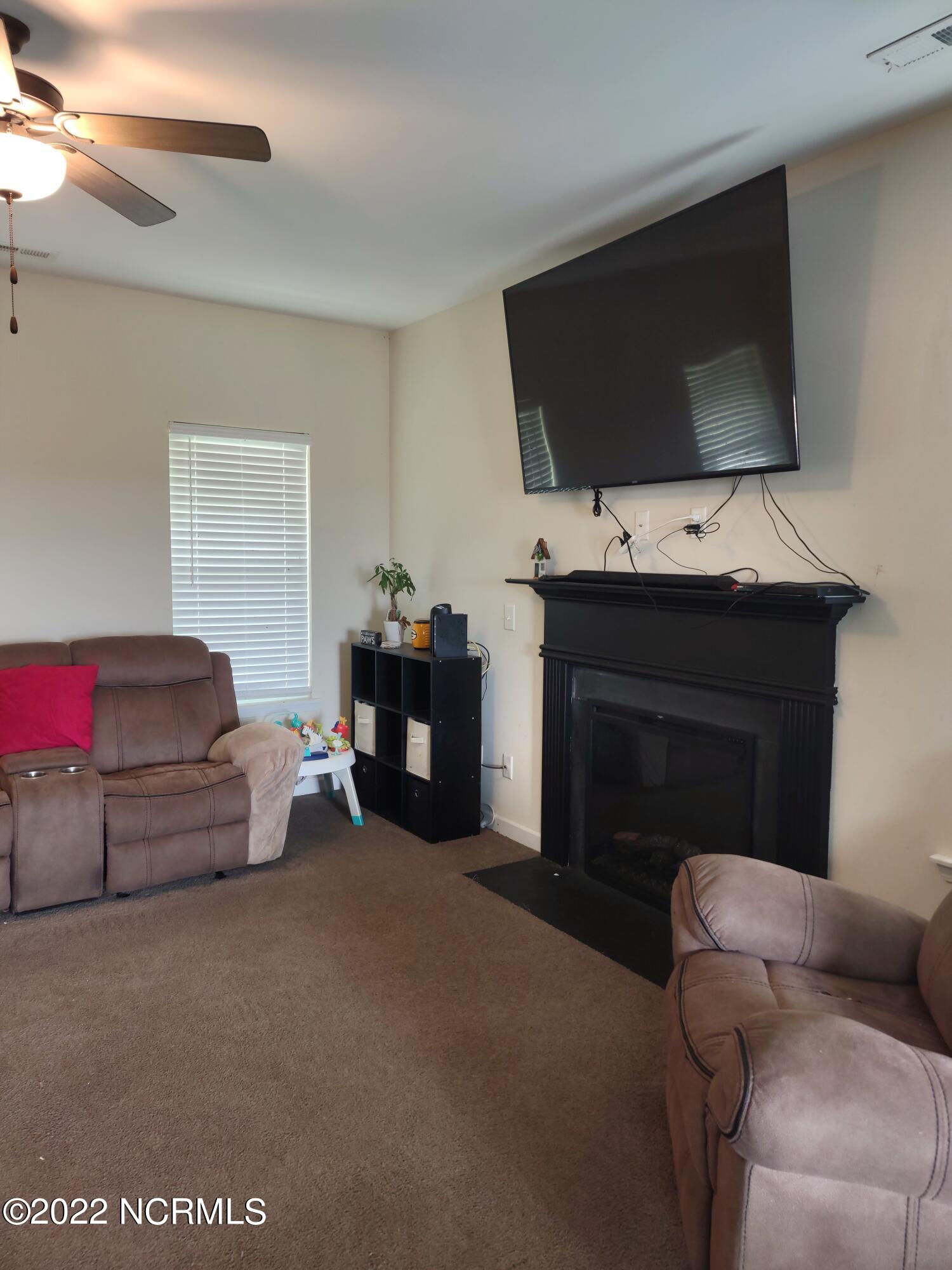 802 Five Mile Road Richlands, NC 28574 - Photo 12 of 95 Five FFF