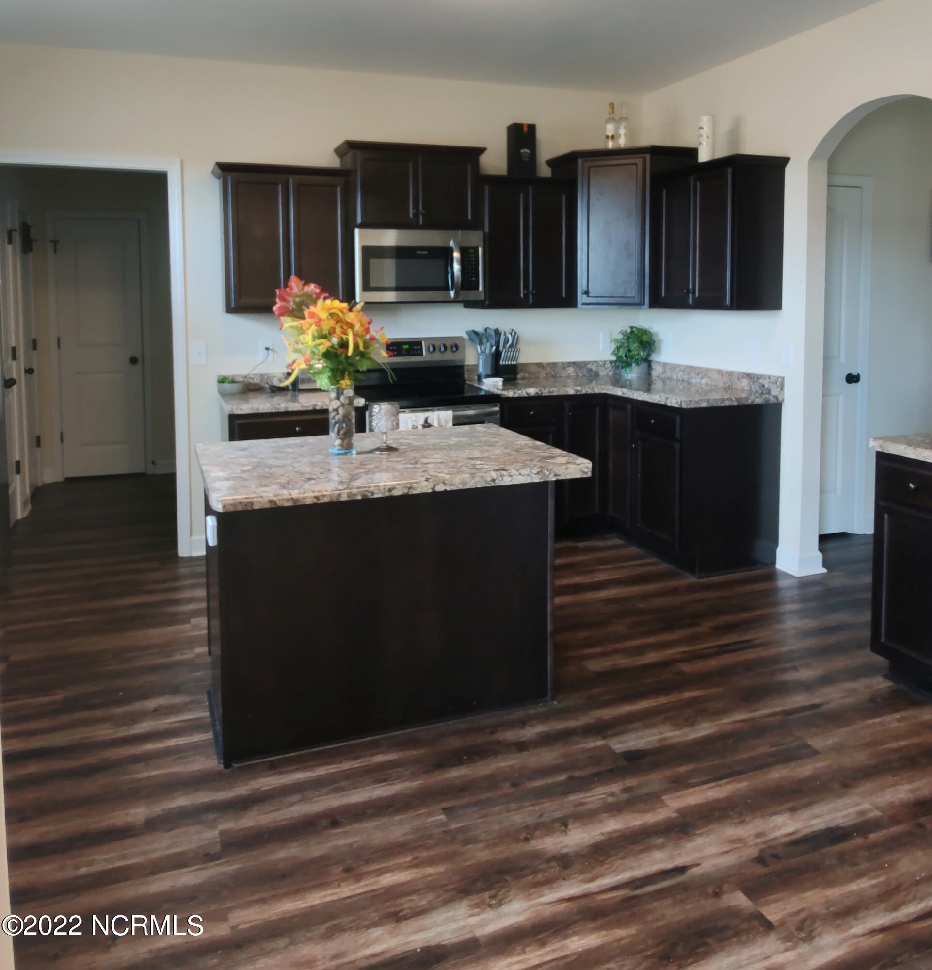 802 Five Mile Road Richlands, NC 28574 - Photo 24 of 95 Five VV