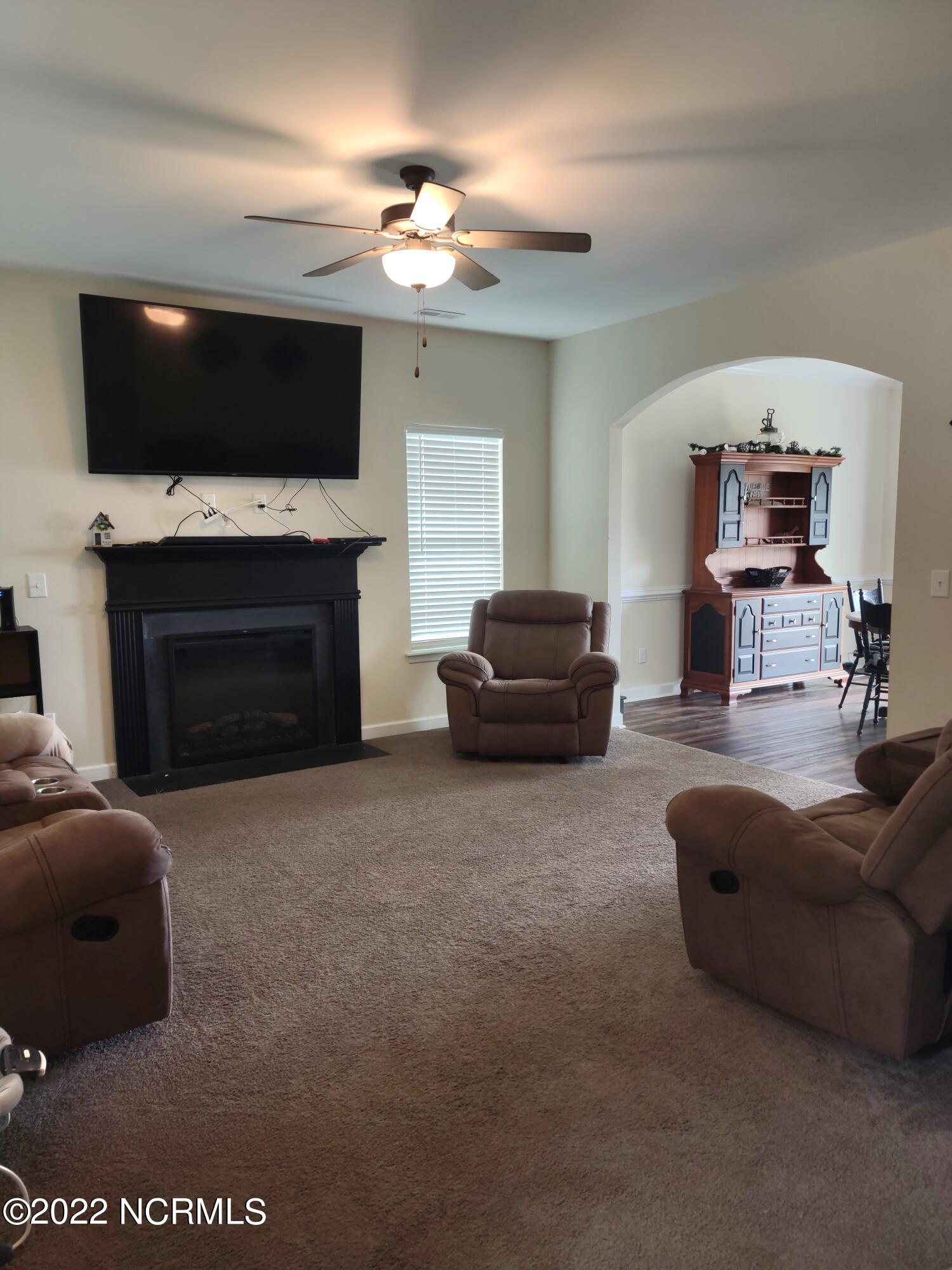 802 Five Mile Road Richlands, NC 28574 - Photo 9 of 95 Electric Fireplace