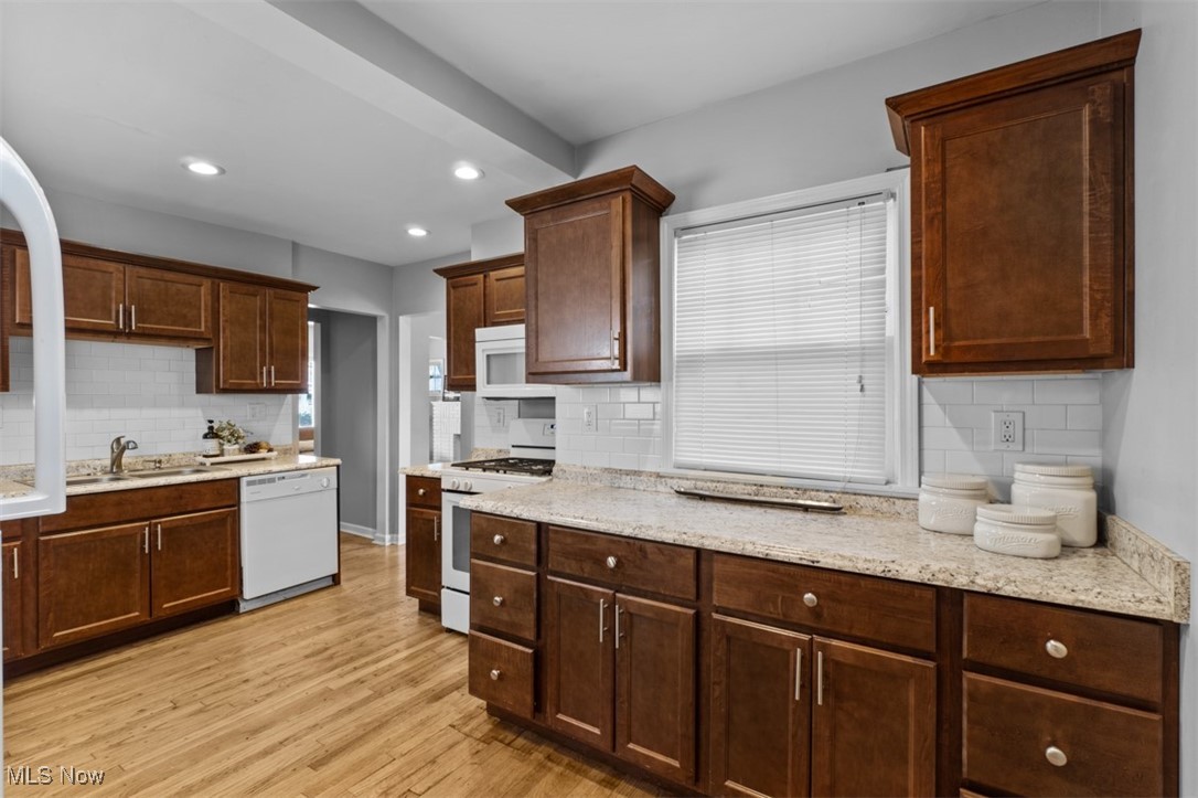 3833 Montevista Road Cleveland, OH 44121 - Photo 17 of 44