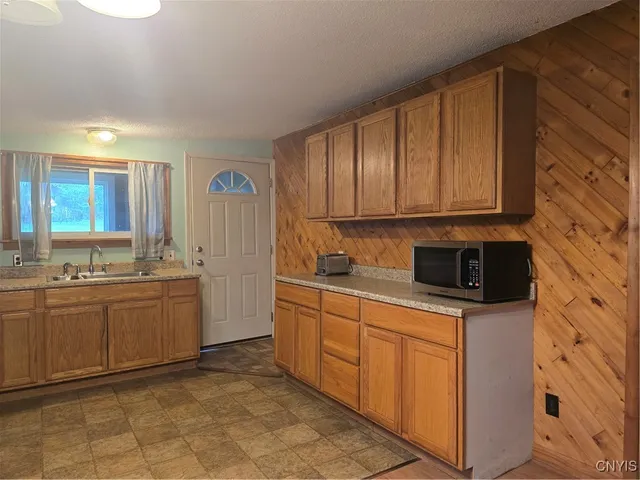 $169,900 | 187 Millard Bassett Road, Granby, NY 13069