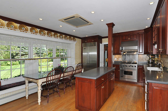 1660 Sunset Ridge Road Northbrook, IL 60062 - Photo 14 of 25