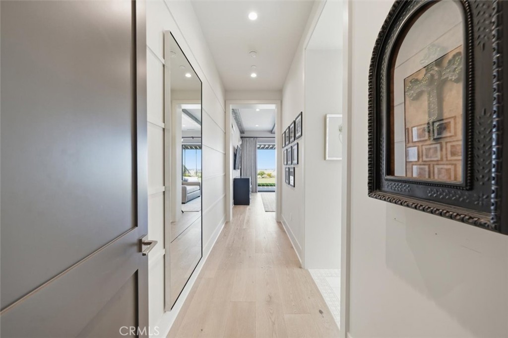 23 Phillips Ranch Road Rolling Hills Estates, CA 90274 - Photo 16 of 47 Entry to primary suite