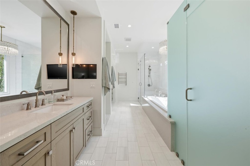 23 Phillips Ranch Road Rolling Hills Estates, CA 90274 - Photo 19 of 47 23 Phillips Ranch Road primary bathroom