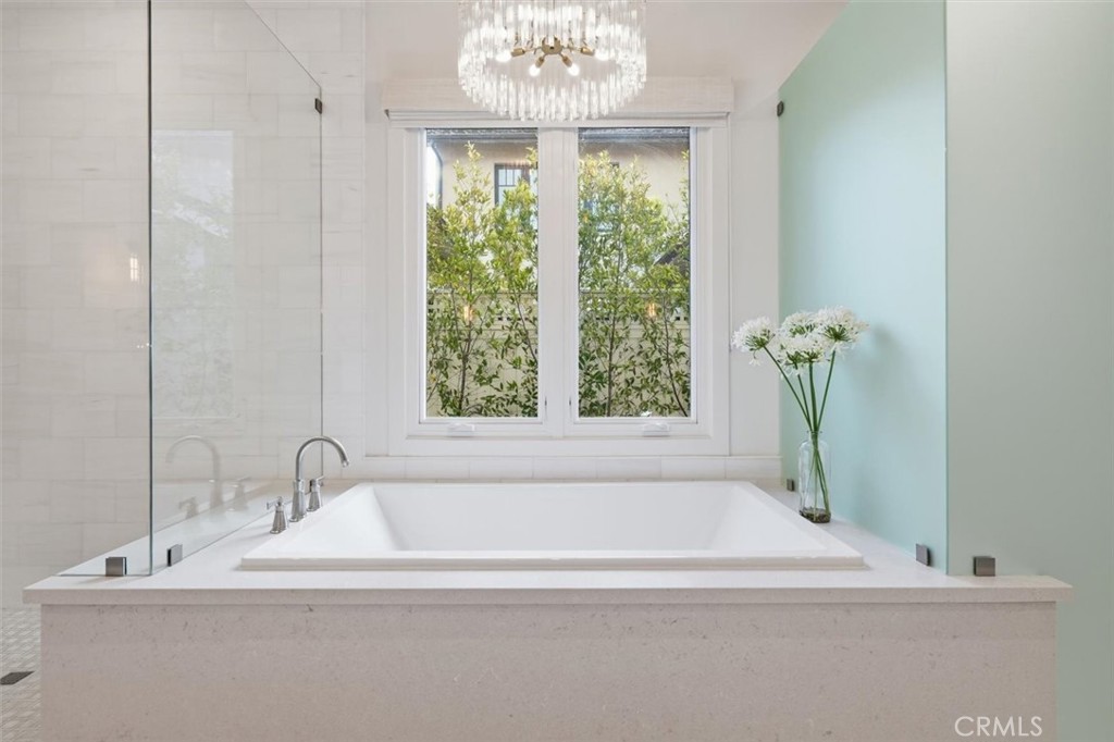 23 Phillips Ranch Road Rolling Hills Estates, CA 90274 - Photo 20 of 47 Soaking tub, primary bathroom