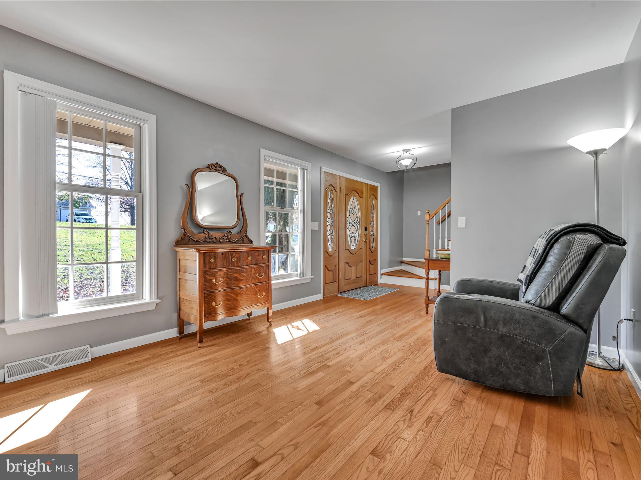1509 Ridge Road Elizabethtown, PA 17022 - Photo 7 of 39 Living Room