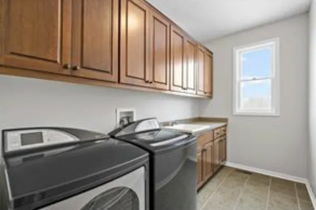 $4,700 | 12424 Princeton Avenue, Eden Prairie, MN 55347