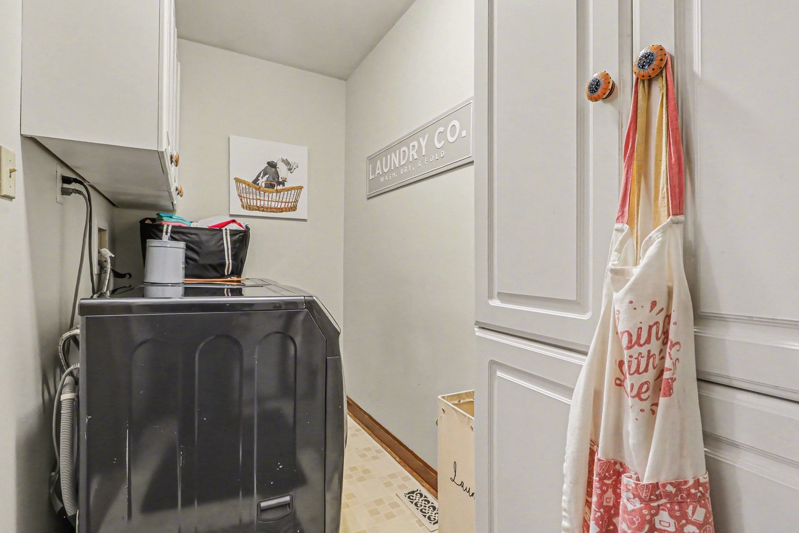 570 Violet Lane Batavia, IL 60510 - Photo 9 of 28 a view of walk in closet with clothes and shoes