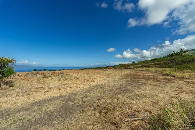 $2,400,000 | 160 Paia Pohaku Place, Unit LOT 13 A, Lahaina, HI 96761