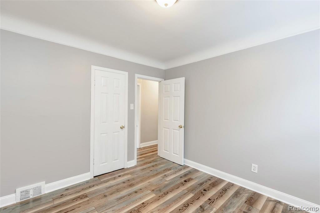 5242 Alter Road Detroit, MI 48224 - Photo 10 of 29