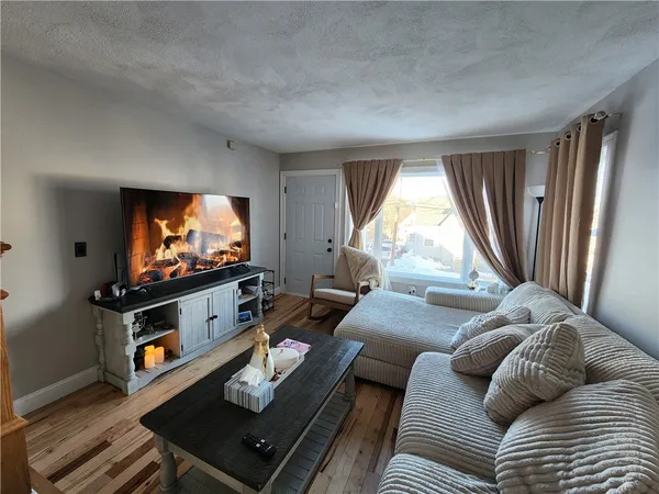 $2,200 | 198 Sunbury Street, Providence, RI 02908