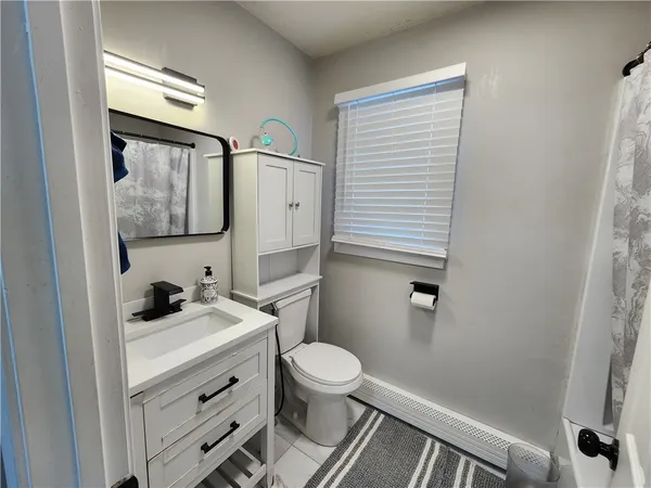 $2,200 | 198 Sunbury Street, Providence, RI 02908